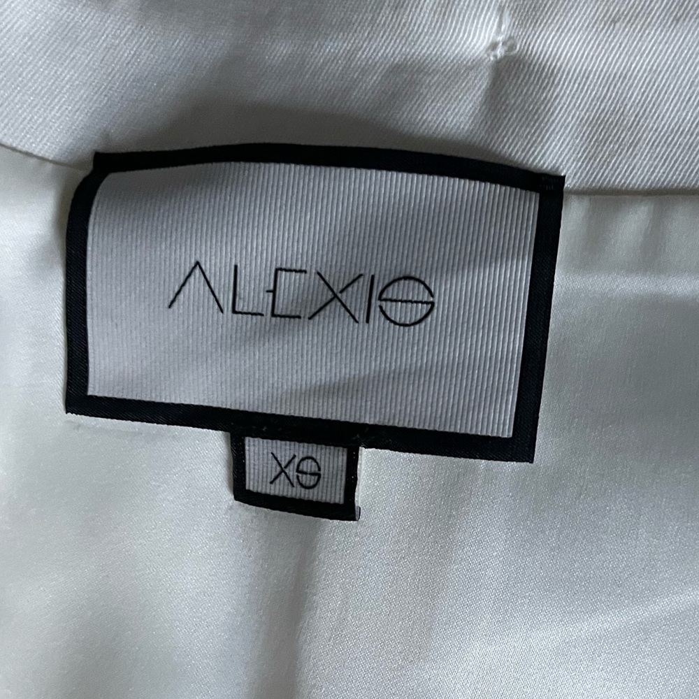 Alexis Romper - Picture 5 of 6